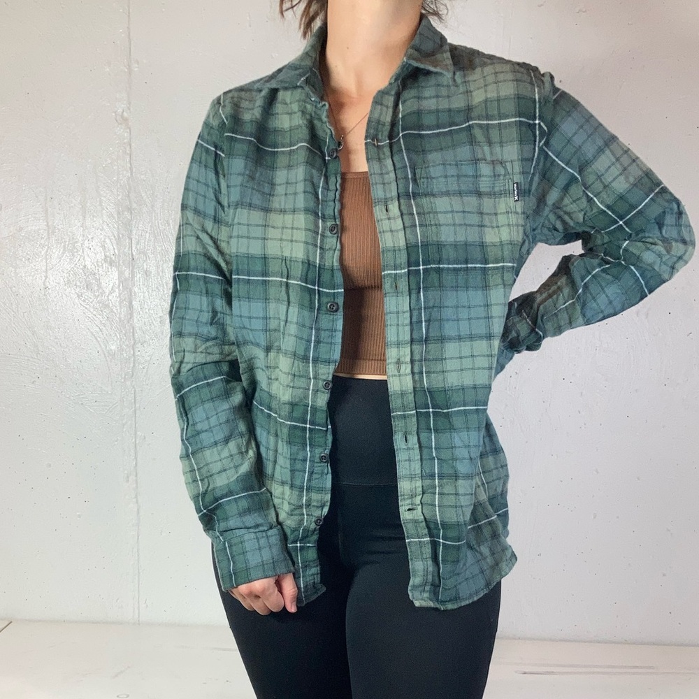 Green Plaid Hurley Button Down Flannel Long Sleeve Shirt - Picture 6 of 10